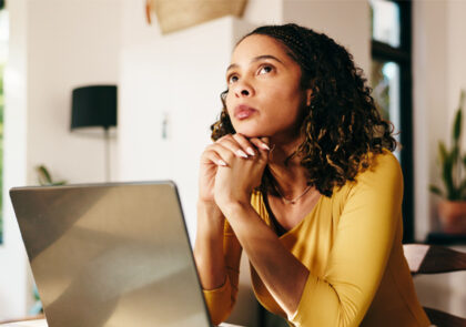 É melhor fazer o curso TTI de corretor no EAD ou presencial